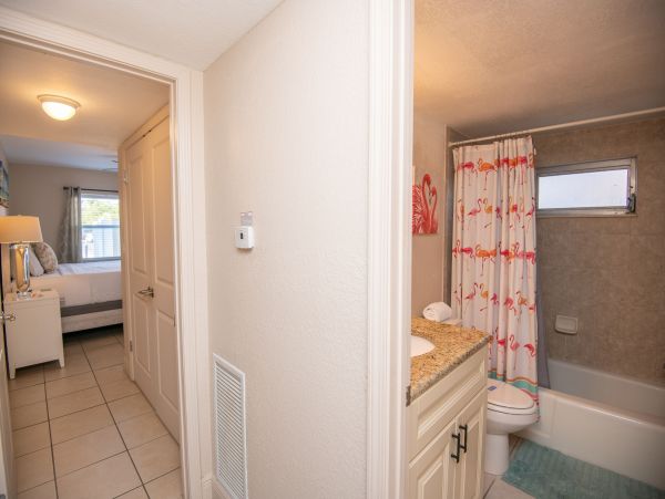 Charming 2 Bedroom Vacation Condo in St. Pete Beach