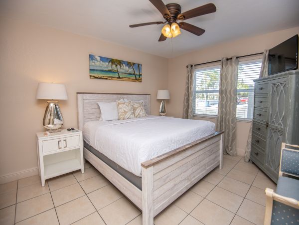 Charming 2 Bedroom Vacation Condo in St. Pete Beach