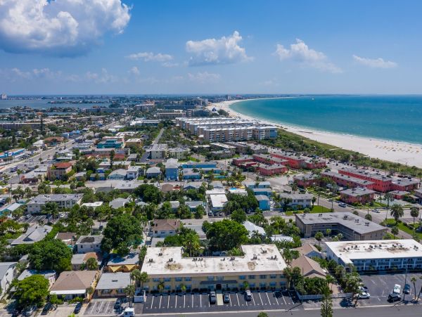 Charming 2 Bedroom Vacation Condo in St. Pete Beach