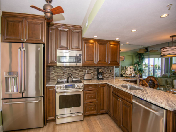 Two bedroom 2 bathroom Condo steps to St. Pete beach