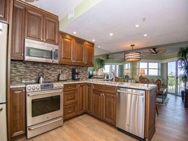 Two bedroom 2 bathroom Condo steps to St. Pete beach