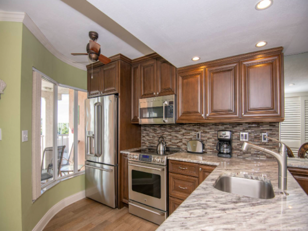 Two bedroom 2 bathroom Condo steps to St. Pete beach