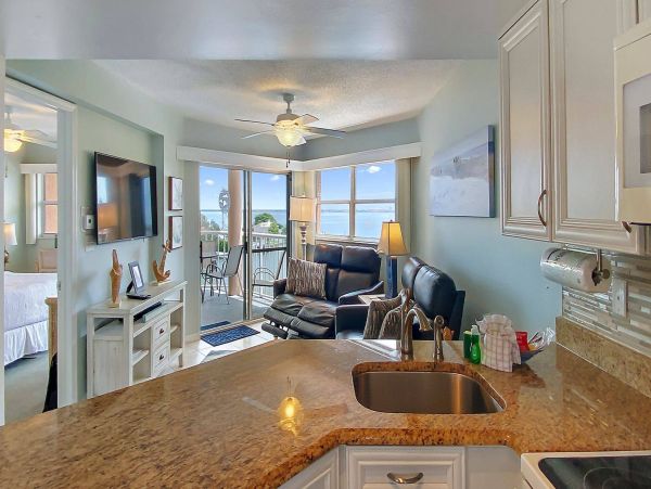 Lovely 2 Bedroom Vacation Condo with Great Views