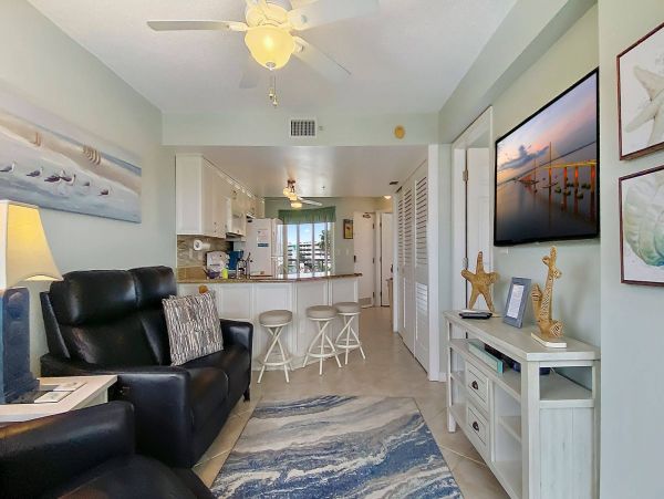 Lovely 2 Bedroom Vacation Condo with Great Views