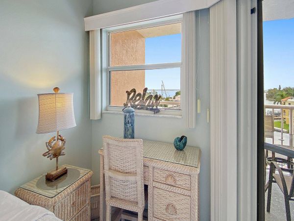 Lovely 2 Bedroom Vacation Condo with Great Views