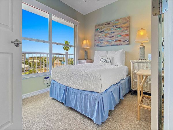 Lovely 2 Bedroom Vacation Condo with Great Views