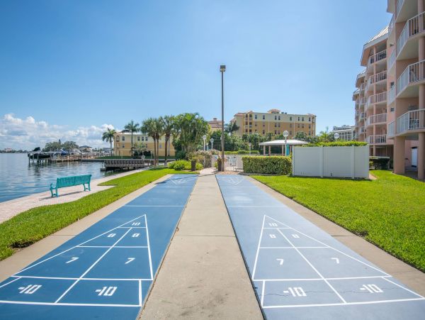 Lovely 2 Bedroom Vacation Condo with Great Views