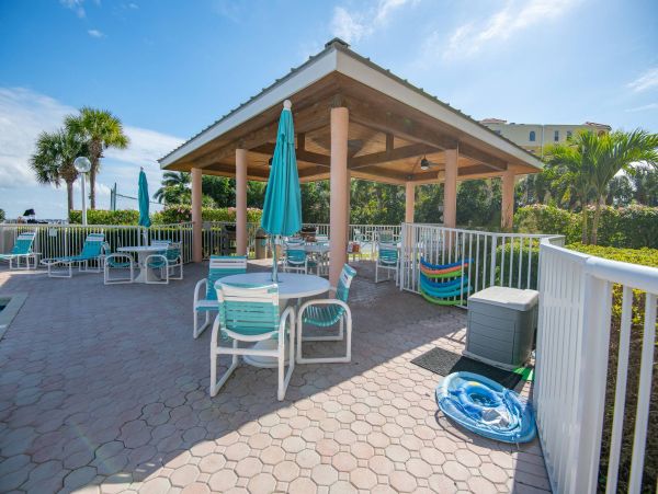 Lovely 2 Bedroom Vacation Condo with Great Views