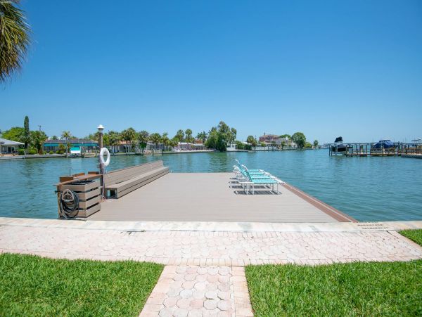 Lovely 2 Bedroom Vacation Condo with Great Views