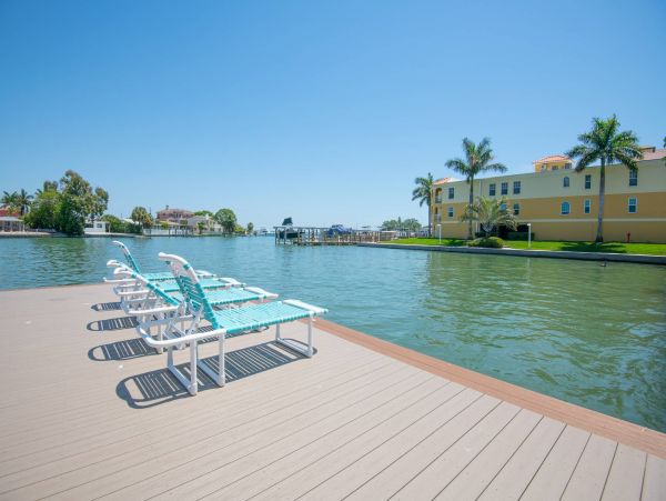 Lovely 2 Bedroom Vacation Condo with Great Views