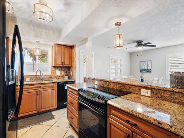 Lovely St. Pete Beach 3 Bedroom Vacation Condo