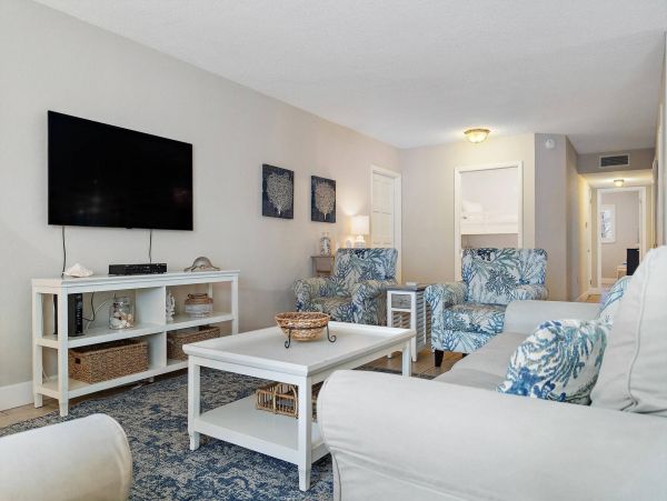 Lovely St. Pete Beach 3 Bedroom Vacation Condo