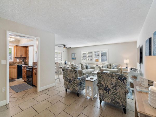 Lovely St. Pete Beach 3 Bedroom Vacation Condo