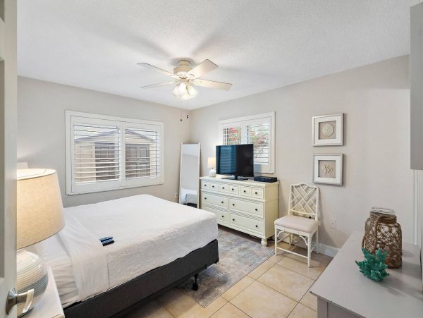 Lovely St. Pete Beach 3 Bedroom Vacation Condo
