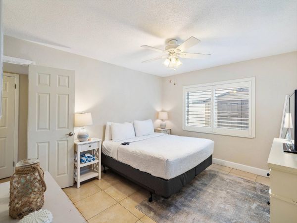 Lovely St. Pete Beach 3 Bedroom Vacation Condo