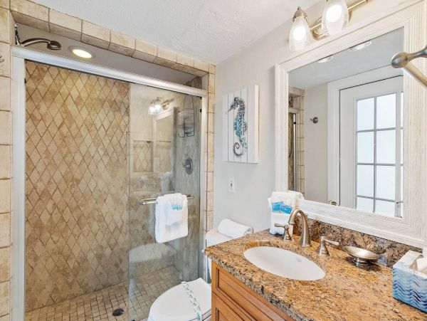 Lovely St. Pete Beach 3 Bedroom Vacation Condo