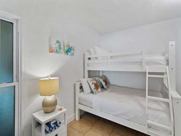 Lovely St. Pete Beach 3 Bedroom Vacation Condo
