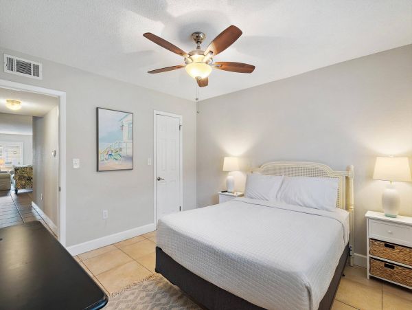 Lovely St. Pete Beach 3 Bedroom Vacation Condo