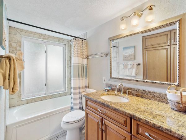 Lovely St. Pete Beach 3 Bedroom Vacation Condo