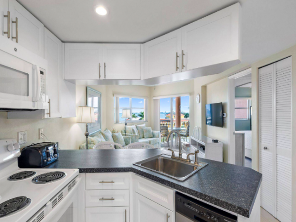 2 Bedroom Condo in St. Pete with water views