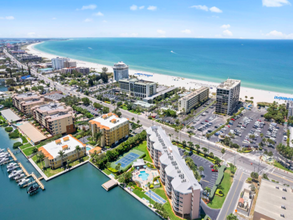 2 Bedroom Condo in St. Pete with water views