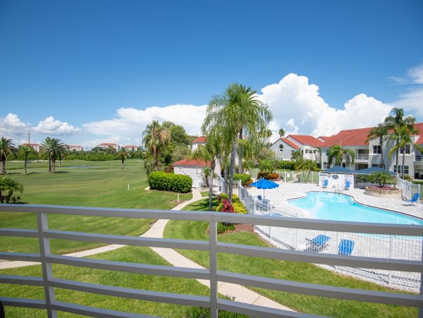 Lovely 2 Bedroom Vacation Condo with Great Amenities