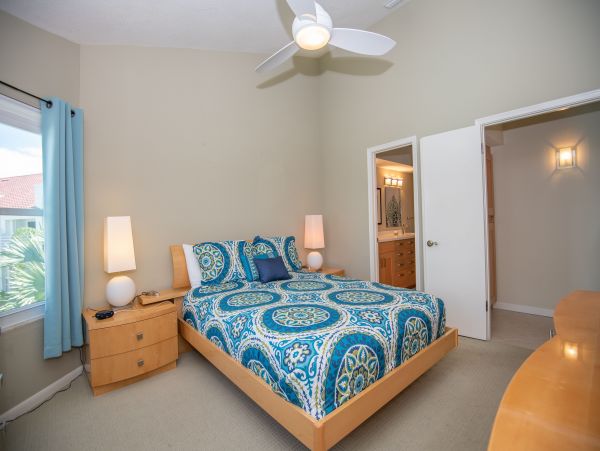 Lovely 2 Bedroom Vacation Condo with Great Amenities