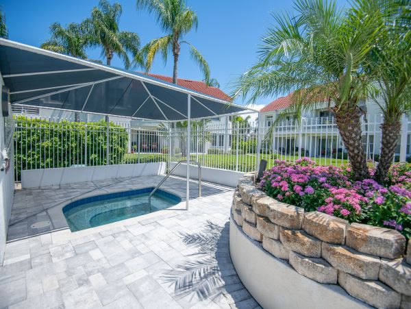 Lovely 2 Bedroom Vacation Condo with Great Amenities