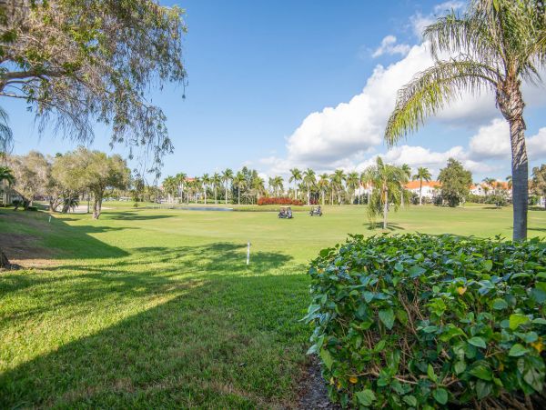 Lovely Corner Unit with 2 Bedrooms in St. Petersburg