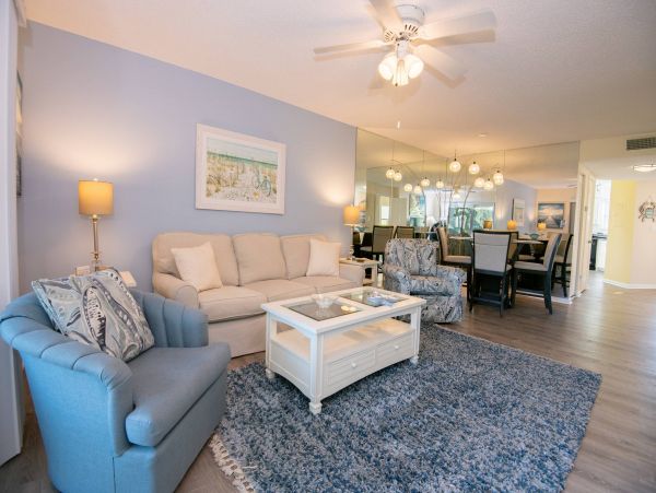 Lovely Corner Unit with 2 Bedrooms in St. Petersburg