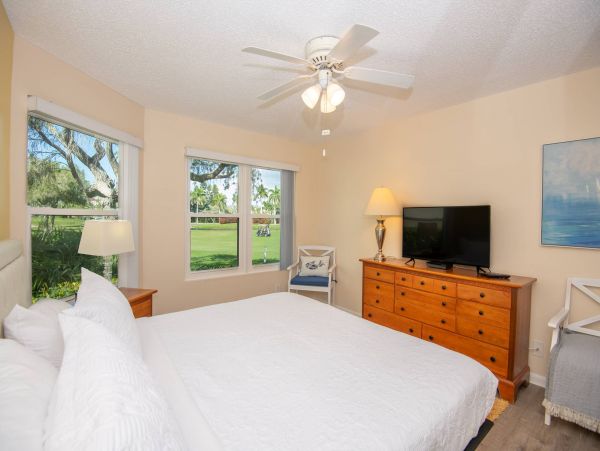 Lovely Corner Unit with 2 Bedrooms in St. Petersburg