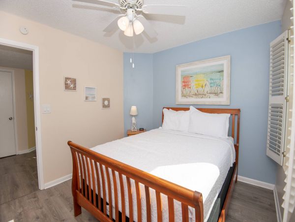 Lovely Corner Unit with 2 Bedrooms in St. Petersburg