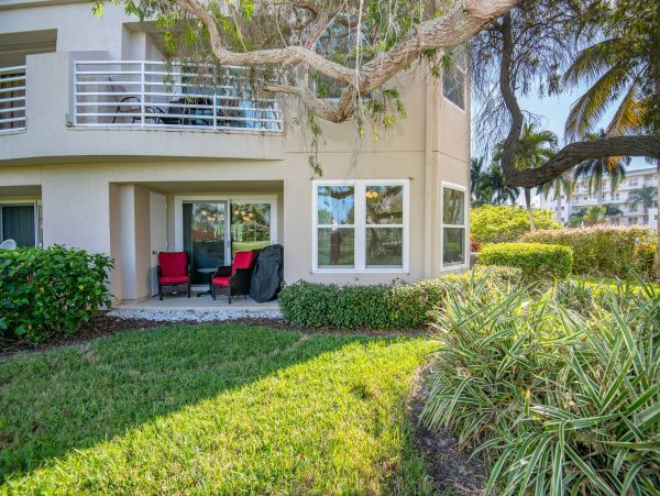 Lovely Corner Unit with 2 Bedrooms in St. Petersburg