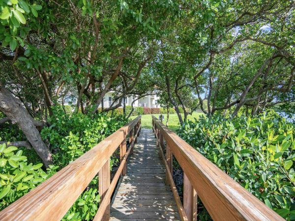 Exceptional Amenities Great Vacation Residence