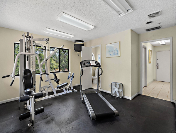 Exceptional Amenities Great Vacation Residence