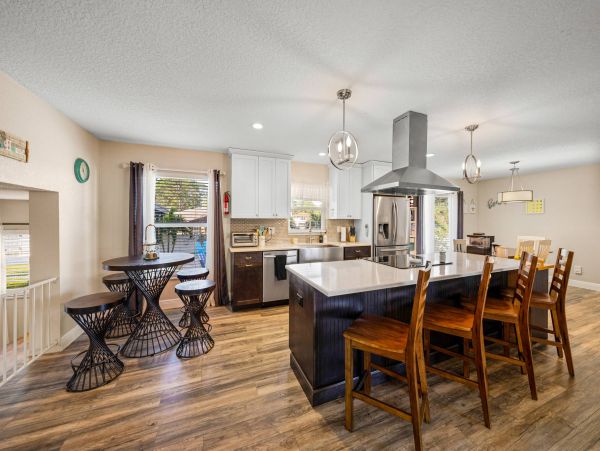 4 Bedroom Vacation Home in Seminole with Private Heated Pool