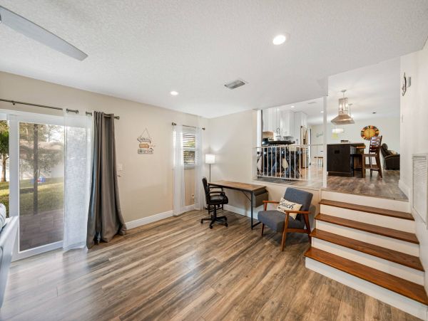 4 Bedroom Vacation Home in Seminole with Private Heated Pool