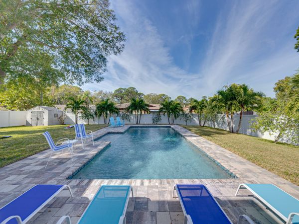 4 Bedroom Vacation Home in Seminole with Private Heated Pool
