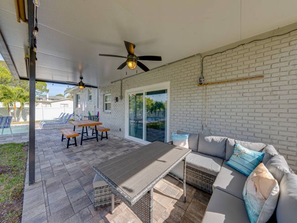 4 Bedroom Vacation Home in Seminole with Private Heated Pool