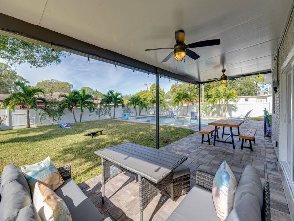 4 Bedroom Vacation Home in Seminole with Private Heated Pool