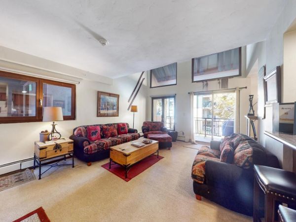 Vail Two-Story Vacation Condo with Great Location