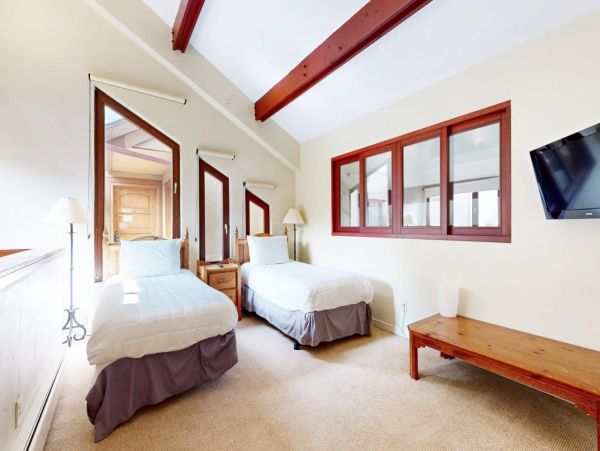 Vail Two-Story Vacation Condo with Great Location