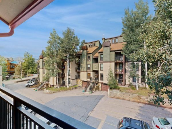 Vail Two-Story Vacation Condo with Great Location