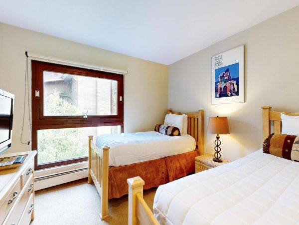 Vail Two-Story Vacation Condo with Great Location