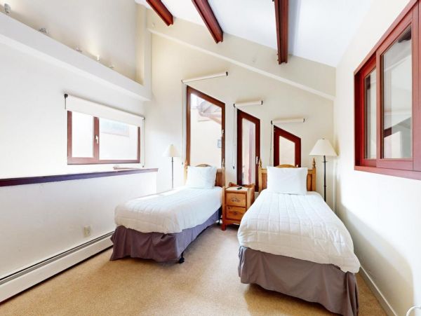 Vail Two-Story Vacation Condo with Great Location