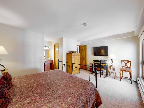 Vail Two-Story Vacation Condo with Great Location