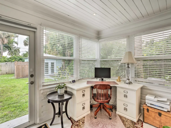 Two Bedroom Bungalow with Shared Backyard Sleeps up to Five Guests