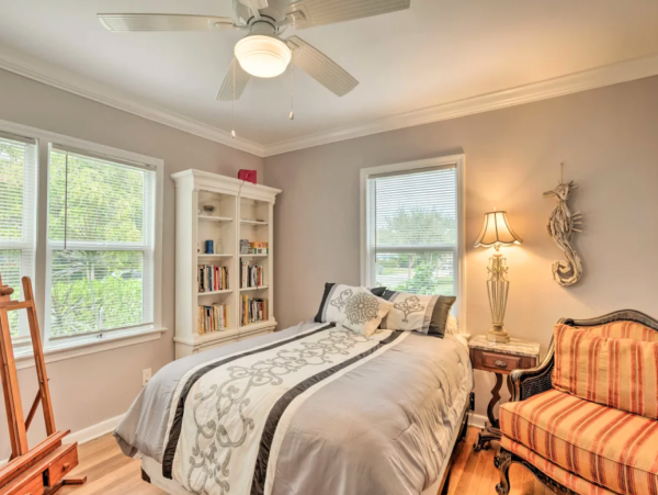 Two Bedroom Bungalow with Shared Backyard Sleeps up to Five Guests