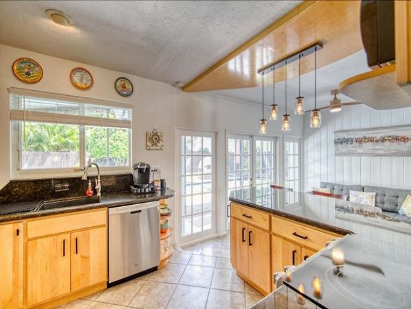 Oakland Park Vacation Home Three Bedroom