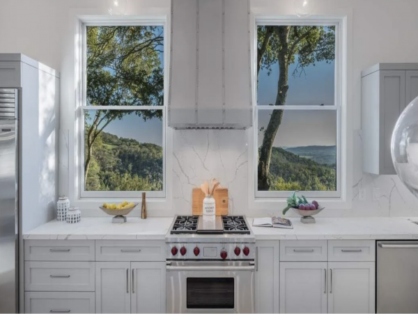 Luxury Sonoma Vacation Home with Infinity Pool Sleeps 10
